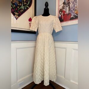 Tufted Textured Beige Short Sleeve Midi Dress Sz M